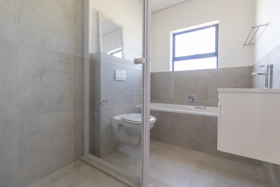 2 Bedroom Property for Sale in Honeydew Country Estate Western Cape